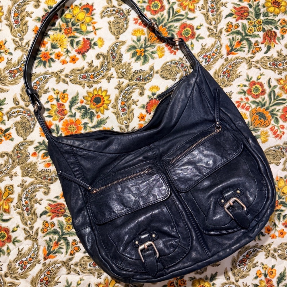 Banana Republic 2010 Black Italian Lambskin Leather Hobo Shoulder Bag w/ zip